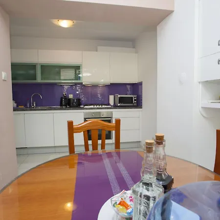 Komfortable Mit Terrasse In Bidol Apartmán Makarská