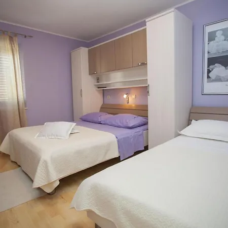 Komfortable Mit Terrasse In Bidol Apartmán Makarská
