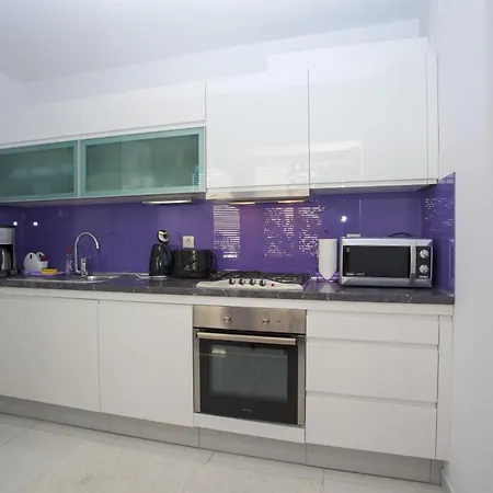Apartmán Komfortable Mit Terrasse In Bidol Makarská